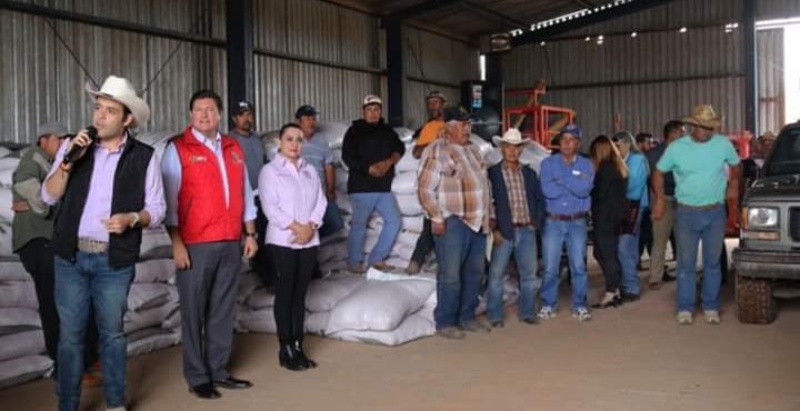 CON EL RESPALDO DE LA SECAMPO, APOYA ULISES MEJÍA HARO A PRODUCTORES DE ZACATECAS CON ENTREGA DE SEMILLA