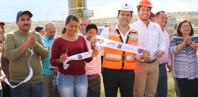 LLEVA ULISES MEJÍA HARO AMPLIACIÓN DE RED ELÉCTRICA A FAMILIAS DE LA COLONIA ESPAÑA