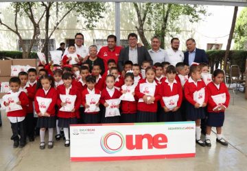 UNE ENTREGA 28 MIL 544 PAQUETES ESCOLARES EN FRESNILLO CON UNA INVERSIÓN SUPERIOR A 1.5 MDP