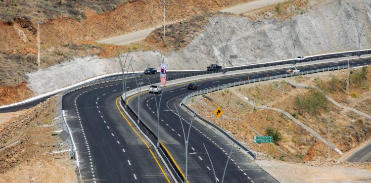 VIALIDAD MANUEL FELGUÉREZ CUMPLE SU FUNCIÓN DE DISMINUIR EL TRÁFICO DEL BULEVAR METROPOLITANO