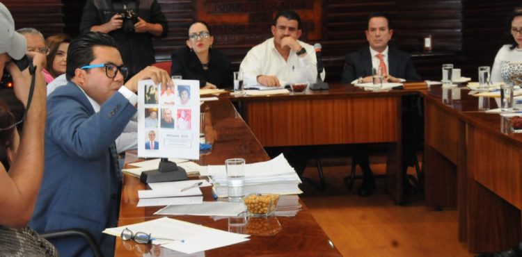 SOSTIENEN LEGISLADORES REUNIÓN DE TRABAJO CON COORDINADOR DEL PATRONATO DE LA FENAZA SOSTIENEN LEGISLADORES REUNIÓN DE TRABAJO CON COORDINADOR DEL PATRONATO DE LA FENAZA