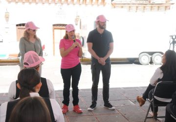 LLEVAN A CABO ACCIONES DE SENSIBILIZACIÓN SOBRE CÁNCER DE MAMA EN LA EXPLANADA DEL CONGRESO “TÓMATELO A PECHO”