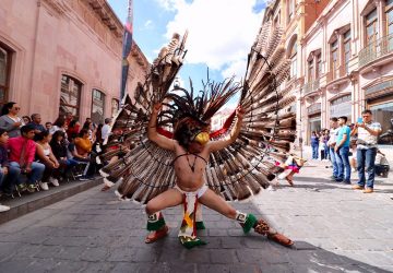 ZACATECAS ENAMORA CON GRAN DESFILE DEL 1ER FESTIVAL DE CIUDADES PATRIMONIO MUNDIAL