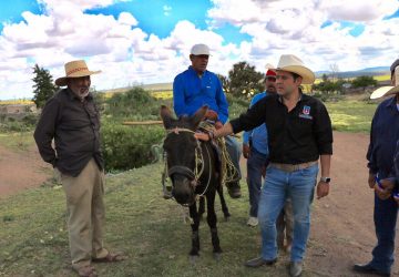 REFRENDA ULISES MEJÍA HARO COMPROMISO DE ATENDER SERVICIOS BÁSICOS EN LAS COMUNIDADES