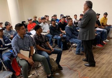 FACILITA GOBIERNO TRABAJO A 50 ZACATECANOS EN EL SECTOR AGRÍCOLA DE CANADÁ