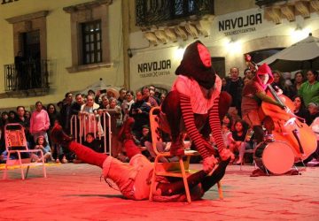 FESTIVAL DE TEATRO DE CALLE, PARTEAGUAS  PARA LAS COMPAÑÍAS ESCÉNICAS LOCALES