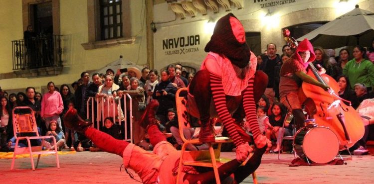 FESTIVAL DE TEATRO DE CALLE, PARTEAGUAS  PARA LAS COMPAÑÍAS ESCÉNICAS LOCALES