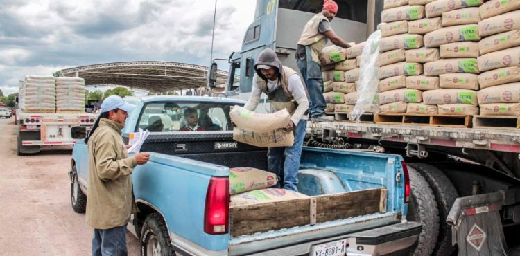 MÁS DE 2 MIL 400 HABITANTES DE CUAUHTÉMOC RECIBEN MATERIAL PARA CONSTRUCCIÓN