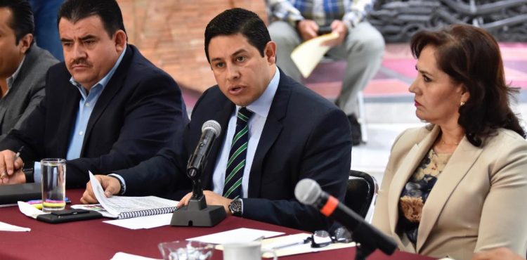 COMPARECE ANTE LEGISLADORES SECRETARIO DE FIANAZAS MIRANDA CASTRO