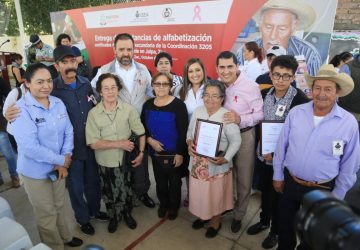 EDUCAR Y ALFABETIZAR ES UN COMPROMISO DE TODOS: ALEJANDRO TELLO