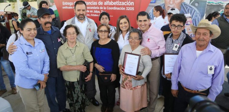 EDUCAR Y ALFABETIZAR ES UN COMPROMISO DE TODOS: ALEJANDRO TELLO