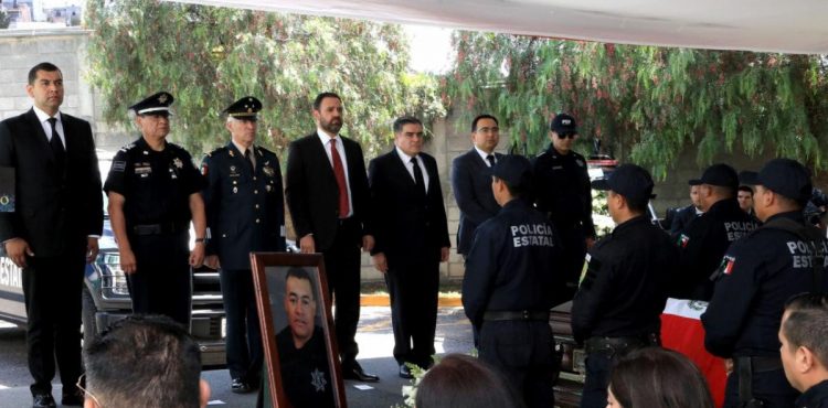 RINDE TELLO HOMENAJE PÓSTUMO A SUBINSPECTOR DE LA POLICÍA ESTATAL, JUAN TEPACH LAGUNES