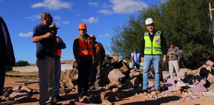 MÁS OBRAS Y SERVICIOS PÚBLICOS PARA LAS COMUNIDADES DE LA JOYA DE LA CORONA: ULISES MEJÍA HARO