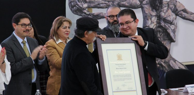 EL GOBIERNO DE ZACATECAS HACE PATENTE LA DISTINCIÓN HONORIS CAUSA A ISMAEL GUARDADO