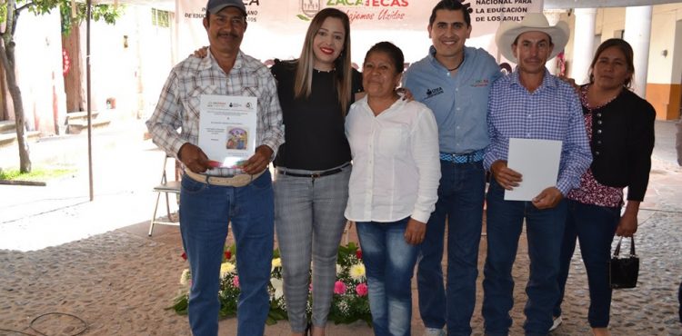 RECIBEN SU CERTIFICADO DE PRIMARIA Y SECUNDARIA 60 ADULTOS DEL TEUL DE GONZÁLEZ ORTEGA