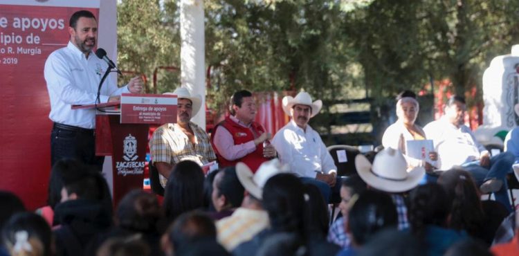 GOBERNADOR ALEJANDRO TELLO ENTREGA APOYOS A POBLADORES DE GRAL. FRANCISCO R. MURGUÍA