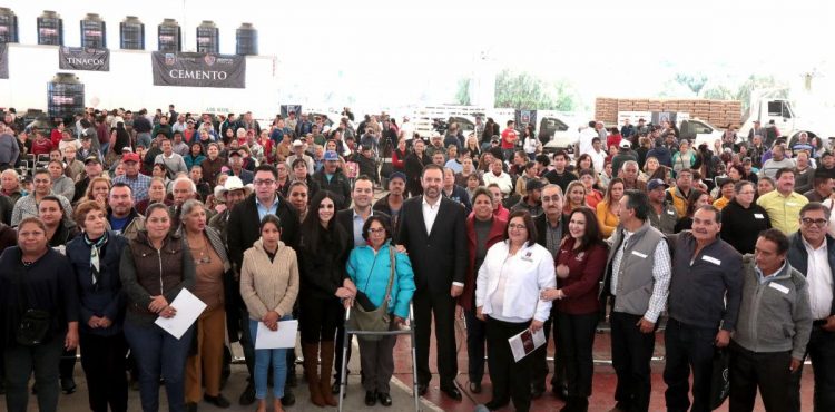 EN ENTREGA MASIVA DE APOYOS, ALEJANDRO TELLO REFRENDA SU RESPALDO A LOS ZACATECANOS