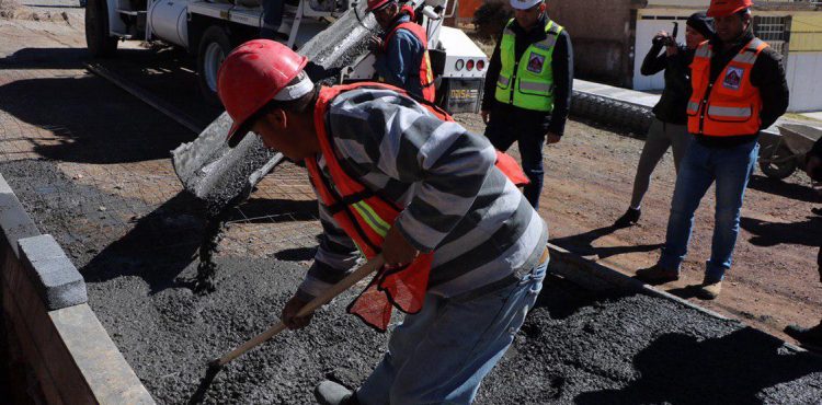 CON TRABAJO COORDINADO PAVIMENTAMOS MÁS DE 70 CALLES EN LA CAPITAL: ULISES MEJÍA HARO