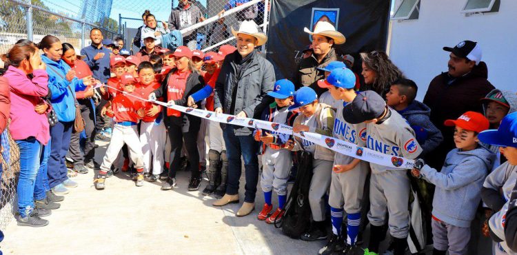 CON TRABAJO CONSTANTE MEJORAMOS LOS ESPACIOS DEPORTIVOS EN LAS COMUNIDADES: ULISES MEJÍA HARO