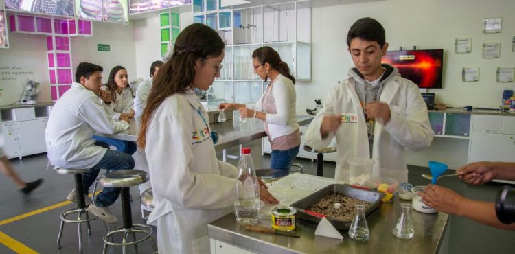 REFUERZA COZCYT ACTIVIDADES DE CIENCIA, TECNOLOGÍA E INNOVACIÓN PARA ESTE AÑO