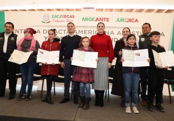 ENTREGA GOBIERNO DE ALEJANDRO TELLO APOSTILLE DE ACTAS Y DOBLE NACIONALIDAD