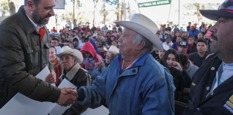 CUMPLE TELLO CON VILLA HIDALGO Y ENTREGA ACCIONES DE DESARROLLO SOCIAL