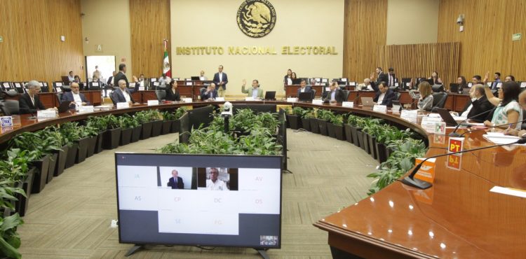 RECIBE INE INFORME SOBRE CONFORMACIÓN DE NUEVOS PARTIDOS POLÍTICOS NACIONALES