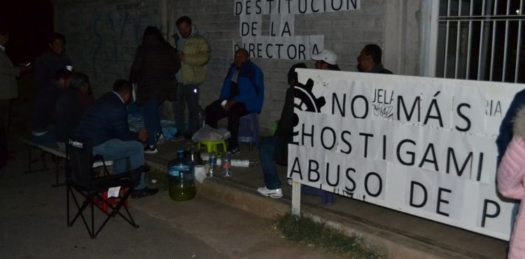 DOCENTES DE LA ESCUELA SECUNDARIA TÉCNICA 73 PROTESTAN, TOMAN LA ESCUELA Y EL BOULEVARD GUADALUPE – ZACATECAS