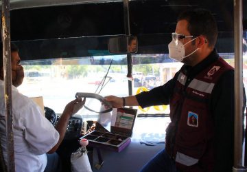 ENTREGA ULISES MEJÍA HARO EQUIPO DE PROTECCIÓN A OPERADORES DE TRANSPORTE PÚBLICO