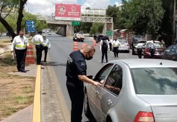 RETIENEN 143 VEHÍCULOS EN LA ZONA CONURBADA POR VIOLAR EL PROGRAMA HOY NO CIRCULA