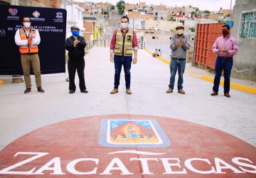 ALCALDE ULISES MEJÍA HARO INAUGURA PAVIMENTACIÓN EN COLONIA ESTRELLA DE ORO