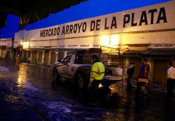 CONTINÚA EL BACHEO Y LAS LIMPIEZAS DE ÁREAS COMERCIALES: ULISES MEJÍA HARO