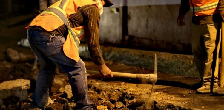 CON BACHEO PERMANENTE, LA CAPITAL AVANZA EN SERVICIOS PÚBLICOS DE CALIDAD: ULISES MEJÍA HARO CON BACHEO PERMANENTE, LA CAPITAL AVANZA EN SERVICIOS PÚBLICOS DE CALIDAD: ULISES MEJÍA HARO