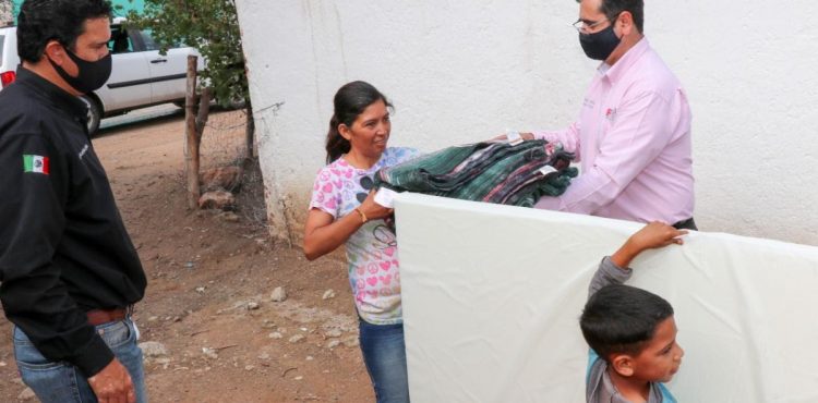 INICIA SEDIF CON ENTREGA DE APOYOS DEL FONDEN PARA FAMILIAS AFECTADAS POR LLUVIAS