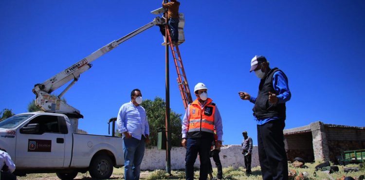 LLEVA ULISES MEJÍA HARO ILUMINACIÓN A LAS COMUNIDADES MÁS ALEJADAS DE LA CAPITAL