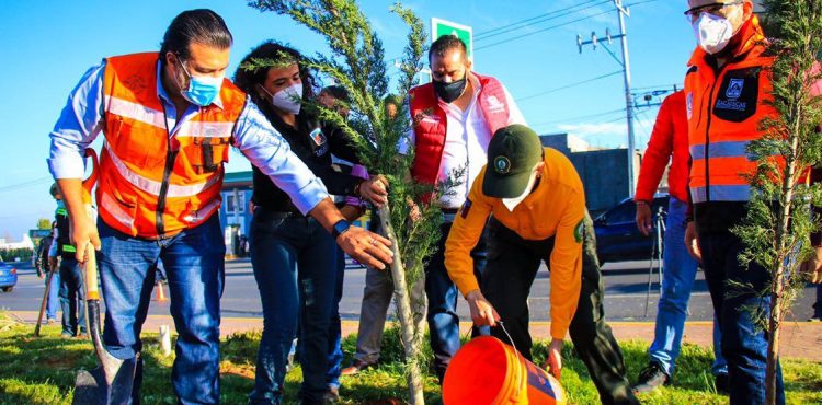 LA CAMPAÑA DE REFORESTACIÓN NUESTRA ESPERANZA, PRUEBA DE QUE EL TRABAJO EN EQUIPO TODO LO VENCE: ULISES MEJÍA HARO LA CAMPAÑA DE REFORESTACIÓN NUESTRA ESPERANZA, PRUEBA DE QUE EL TRABAJO EN EQUIPO TODO LO VENCE: ULISES MEJÍA HARO