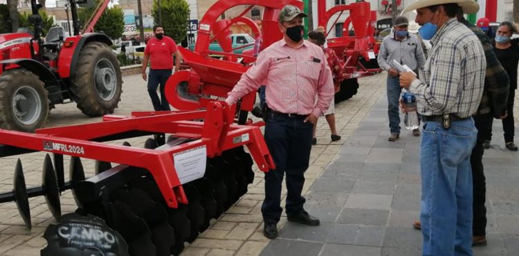 ENTREGA GOBIERNO INCENTIVOS A PRODUCTORES AGROPECUARIOS DE LORETO