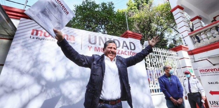 DAVID MONREAL VA POR GUBERNATURA DE ZACATECAS; REGISTRA PRECANDIDATURA EN MORENA