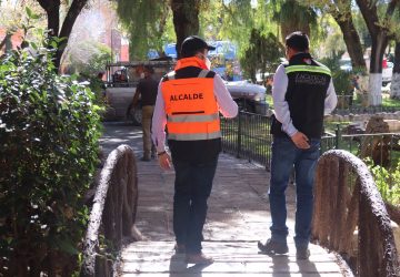 IMPULSA ALCALDE ULISES MEJÍA HARO BRIGADAS DE MANTENIMIENTO EN PARQUES Y JARDINES DE LA CAPITAL.