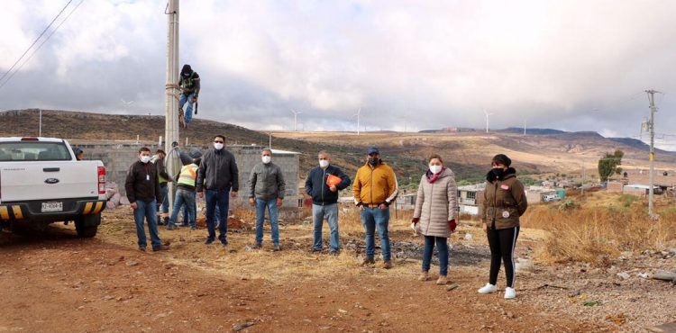 AMPLÍA EL AYUNTAMIENTO  DE ZACATECAS LA RED ELÉCTRICA EN LA COMUNIDAD DE EL JARALILLO