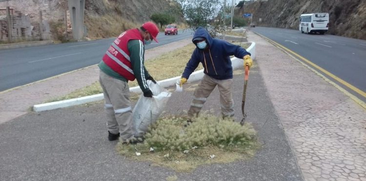 GOBIERNO ESTATAL DA MANTENIMENTO PERMANENTE A PARQUES Y VIALIDADES