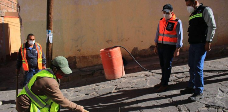 CONTINÚA ALCALDÍA DE LA CAPITAL CON LAS BRIGADAS DE BACHEO PERMANENTES.