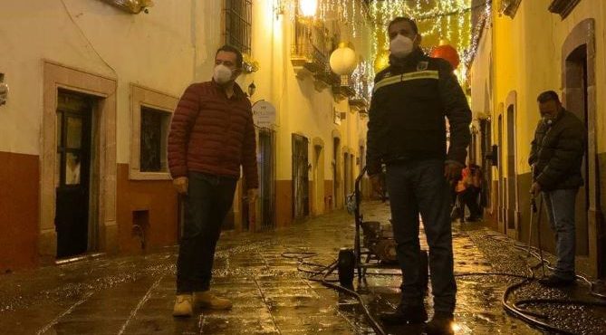 IMPULSA ALCALDE ULISES MEJÍA HARO, MANTENIMIENTO Y LIMPIEZA DEL CENTRO HISTÓRICO.