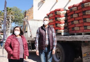 SEGUIMOS ENTREGANDO APOYOS DE MEJORAMIENTO A LA VIVIENDA EN LAS COMUNIDADES: ALCALDE ULISES MEJÍA HARO.