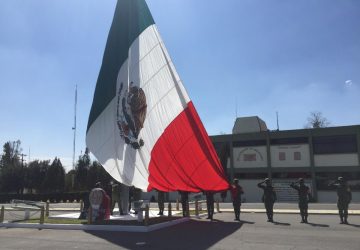 CONMEMORAN AUTORIDADES CIVILES Y MILITARES EL DÍA DE LA BANDERA