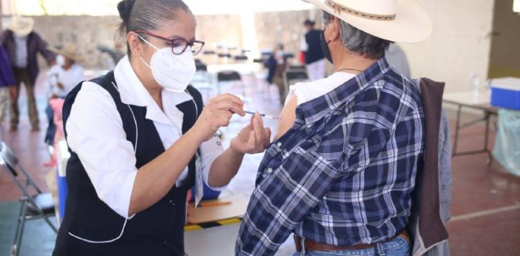 SE APLICAN 2 MIL 680 VACUNAS CONTRA EL COVID19 EN VETAGRANDE, GENARO CODINA Y CALERA