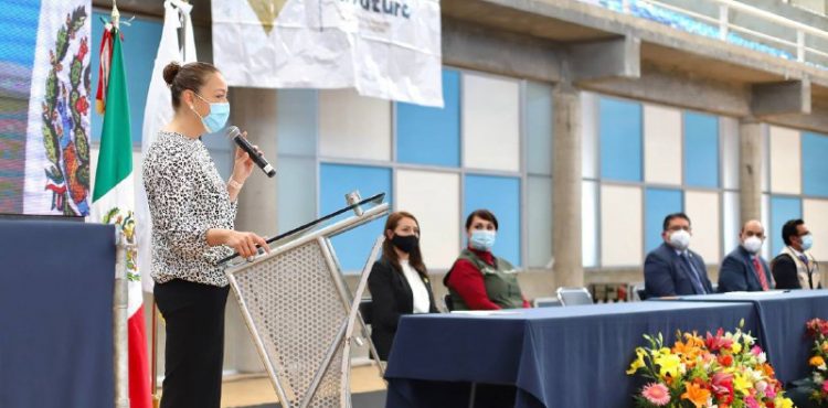 QUE NUESTROS JÓVENES SE FORMEN EN LAS AULAS PARA GENERAR UNA MEJOR SOCIEDAD: VERÓNICA DÍAZ ROBLES