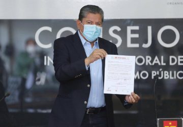 DAVID MONREAL ÁVILA SE REGISTRA COMO CANDIDATO A LA GUBERNATURA DEL ESTADO