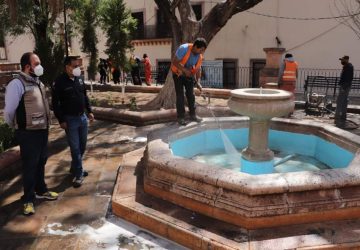 CONTINÚA PRESIDENTE SALVADOR ESTRADA GONZÁLEZ CON LA LIMPIEZA PERMANENTE DE ESPACIOS PÚBLICOS EN LA CAPITAL.