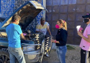 PRESENTA PROPUESTAS LUPITA FLORES EN LAS COLONIAS MESOAMÉRICA Y POLVAREDAS